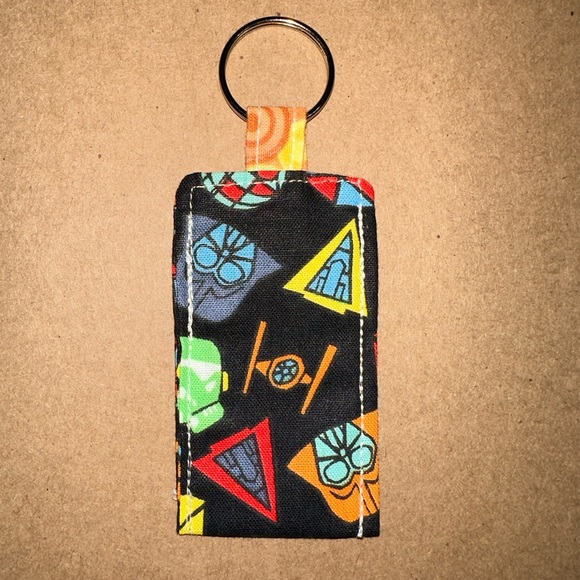 Handmade lip balm holder keychain- Star Wars print - Picture 3 of 4